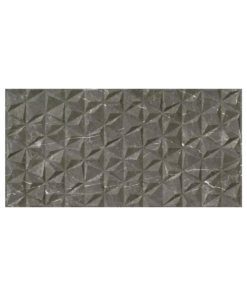Sobre o produto O Revestimento 36580 da Incefra é uma escolha distinta para quem busca elegância e funcionalidade. Com acabamento brilhante, ele oferece uma aparência sofisticada e refletiva que ilumina qualquer ambiente. Além disso, esse revestimento é especialmente resistente à mancha d'água, sendo ideal para áreas úmidas como banheiros e cozinhas. A estampa geométrica em cor preta, por sua vez, adiciona um toque contemporâneo e audacioso ao design, destacando-se em qualquer espaço. Com uma variação de 1 face, ele mantém uma uniformidade visual impecável. Suas dimensões são de 35 centímetros por 70 centímetros, proporcionando uma cobertura ampla e contínua. A borda retificada contribui para um acabamento preciso e elegante, facilitando a instalação e conferindo um visual mais clean e moderno. Em resumo, o revestimento 36580 da Incefra é a escolha perfeita para quem deseja aliar beleza e praticidade. [divider] Sobre nós Bem-vindo ao Atacadão dos Pisos, o destino final para todas as suas necessidades de materiais de construção! Com nossa ampla gama de produtos, ajudamos você a construir a casa dos seus sonhos. Nossa loja tem tudo que você precisa, desde pisos até revestimentos e muito mais. Além disso, com mais de 300 modelos de pisos e revestimentos à sua escolha, você encontra exatamente o que procura para dar o acabamento perfeito à sua casa. Entendemos que o tempo é fundamental quando se trata de projetos de construção. Por isso, oferecemos entrega em até 48 horas dentro do estado do Rio de Janeiro. Dessa forma, você não precisa se preocupar com atrasos ou tempos de espera prolongados. Nós temos você coberto! No Atacadão dos Pisos, também proporcionamos opções de pagamento flexíveis para facilitar sua compra. Você pode pagar em até 10 vezes sem juros, permitindo que você se concentre na construção da sua casa sem se preocupar com o encargo financeiro. Queremos fazer parte da sua felicidade, ajudando na construção da casa dos sonhos. Reconhecemos que uma casa confortável e acolhedora é essencial para o bem-estar geral. Por isso, queremos ajudá-lo a alcançar essa felicidade, fornecendo-lhe os melhores materiais de construção. Convidamo-lo a visitar a nossa loja física, onde o nosso pessoal simpático e experiente terá todo o prazer em ajudá-lo na sua compra. Estamos localizados em Av. Presidente Lincoln, 411 ou 410 | Jardim Meriti - São João de Meriti, RJ, e mal podemos esperar para recebê-lo! Venha e veja você mesmo porque o Atacadão dos Pisos é a melhor escolha para todas as suas necessidades, proporcionando uma casa recheada de felicidade para você e sua família. Veja Mais Como O Revestimento 36580 Clicando Aqui!
