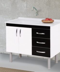 Sobre o produto O gabinete Tóquio 95,2 da A.J.Rorato é uma escolha elegante e prática para sua cozinha, disponível em duas opções de cores modernas: preto com branco e branco com branco. Com uma estrutura reforçada feita de madeira de reflorestamento próprio, esse gabinete oferece durabilidade e sustentabilidade. As frentes das portas e gavetas são fabricadas em MDP, garantindo qualidade e resistência. Com suas medidas de 95,2 metros de comprimento, 60 centímetros de altura e 49,5 centímetros de largura, o Tóquio 95,2 proporciona um amplo espaço interno para organizar seus utensílios de cozinha de maneira eficiente. As corrediças metálicas asseguram um deslizamento suave ao abrir e fechar portas e gavetas, enquanto os puxadores no estilo alça conferem um toque contemporâneo ao design. As dobradiças e calços de metal reforçam a estabilidade e a resistência do gabinete. Uma vantagem adicional é que o Tóquio 95,2 é enviado pré-montado, facilitando o processo de instalação. Escolha entre as opções de cores para combinar com a estética da sua cozinha. Com o Tóquio 95,2, você obtém não apenas um móvel funcional, mas também um elemento de design elegante para aprimorar o visual do seu espaço culinário. [divider] Sobre nós  Bem-vindo ao Atacadão dos Pisos, o destino final para todas as suas necessidades de materiais de construção! Com nossa ampla gama de produtos, ajudamos você a construir a casa dos seus sonhos. Nossa loja tem tudo que você precisa, desde pisos até revestimentos e muito mais. Além disso, com mais de 300 modelos de pisos e revestimentos à sua escolha, você encontra exatamente o que procura para dar o acabamento perfeito à sua casa. Entendemos que o tempo é fundamental quando se trata de projetos de construção. Por isso, oferecemos entrega em até 48 horas dentro do estado do Rio de Janeiro. Dessa forma, você não precisa se preocupar com atrasos ou tempos de espera prolongados. Nós temos você coberto! No Atacadão dos Pisos, também proporcionamos opções de pagamento flexíveis para facilitar sua compra. Você pode pagar em até 10 vezes sem juros, permitindo que você se concentre na construção da sua casa sem se preocupar com o encargo financeiro. Queremos fazer parte da sua felicidade, ajudando na construção da casa dos sonhos. Reconhecemos que uma casa confortável e acolhedora é essencial para o bem-estar geral. Por isso, queremos ajudá-lo a alcançar essa felicidade, fornecendo-lhe os melhores materiais de construção. Convidamo-lo a visitar a nossa loja física, onde o nosso pessoal simpático e experiente terá todo o prazer em ajudá-lo na sua compra. Estamos localizados em Av. Presidente Lincoln, 411 ou 410 | Jardim Meriti - São João de Meriti, RJ, e mal podemos esperar para recebê-lo! Venha e veja você mesmo porque o Atacadão dos Pisos é a melhor escolha para todas as suas necessidades, proporcionando uma casa recheada de felicidade para você e sua família. Veja mais como O Gabinete Tóquio 95,2 clicando aqui!