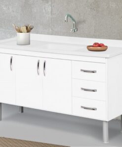 Sobre o produto O gabinete Tóquio 144.2 da A.J.Rorato é uma escolha elegante e prática para sua cozinha, disponível em duas opções de cores modernas: preto com branco e branco com branco. Com uma estrutura reforçada feita de madeira de reflorestamento próprio, esse gabinete oferece durabilidade e sustentabilidade. As frentes das portas e gavetas são fabricadas em MDP, garantindo qualidade e resistência. Com suas medidas de 144.2 metros de comprimento, 60 centímetros de altura e 49,5 centímetros de largura, o Tóquio 95,2 proporciona um amplo espaço interno para organizar seus utensílios de cozinha de maneira eficiente. As corrediças metálicas asseguram um deslizamento suave ao abrir e fechar portas e gavetas, enquanto os puxadores no estilo alça conferem um toque contemporâneo ao design. As dobradiças e calços de metal reforçam a estabilidade e a resistência do gabinete. Uma vantagem adicional é que o Tóquio 144.2 é enviado pré-montado, facilitando o processo de instalação. Escolha entre as opções de cores para combinar com a estética da sua cozinha. Com o Tóquio 144.2, você obtém não apenas um móvel funcional, mas também um elemento de design elegante para aprimorar o visual do seu espaço culinário. [divider] Sobre nós  Bem-vindo ao Atacadão dos Pisos, o destino final para todas as suas necessidades de materiais de construção! Com nossa ampla gama de produtos, ajudamos você a construir a casa dos seus sonhos. Nossa loja tem tudo que você precisa, desde pisos até revestimentos e muito mais. Além disso, com mais de 300 modelos de pisos e revestimentos à sua escolha, você encontra exatamente o que procura para dar o acabamento perfeito à sua casa. Entendemos que o tempo é fundamental quando se trata de projetos de construção. Por isso, oferecemos entrega em até 48 horas dentro do estado do Rio de Janeiro. Dessa forma, você não precisa se preocupar com atrasos ou tempos de espera prolongados. Nós temos você coberto! No Atacadão dos Pisos, também proporcionamos opções de pagamento flexíveis para facilitar sua compra. Você pode pagar em até 10 vezes sem juros, permitindo que você se concentre na construção da sua casa sem se preocupar com o encargo financeiro. Queremos fazer parte da sua felicidade, ajudando na construção da casa dos sonhos. Reconhecemos que uma casa confortável e acolhedora é essencial para o bem-estar geral. Por isso, queremos ajudá-lo a alcançar essa felicidade, fornecendo-lhe os melhores materiais de construção. Convidamo-lo a visitar a nossa loja física, onde o nosso pessoal simpático e experiente terá todo o prazer em ajudá-lo na sua compra. Estamos localizados em Av. Presidente Lincoln, 411 ou 410 | Jardim Meriti - São João de Meriti, RJ, e mal podemos esperar para recebê-lo! Venha e veja você mesmo porque o Atacadão dos Pisos é a melhor escolha para todas as suas necessidades, proporcionando uma casa recheada de felicidade para você e sua família. Veja mais como O Gabinete Tóquio 144.2 clicando aqui!