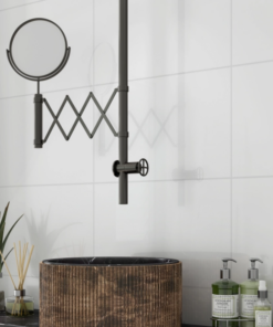  Sobre o produto O Revestimento Branco Neve Plus da Carmelo Fior é uma escolha requintada para revestir paredes. Seu acabamento brilhante oferece um visual sofisticado e contemporâneo, enquanto a estampa lisa em cor branca proporciona um ambiente luminoso e arejado. Com borda bold, esse revestimento possui dimensões de 32 centímetros por 57 centímetros, adequando-se perfeitamente a uma variedade de espaços, desde cozinhas até banheiros. Sua qualidade excepcional e durabilidade tornam-no uma opção ideal para quem busca combinar estilo e praticidade na decoração de interiores. Sobre nós Bem-vindo ao Atacadão dos Pisos, o destino final para todas as suas necessidades de materiais de construção! Com nossa ampla gama de produtos, ajudamos você a construir a casa dos seus sonhos. Nossa loja tem tudo que você precisa, desde pisos até revestimentos e muito mais. Além disso, com mais de 300 modelos de pisos e revestimentos à sua escolha, você encontra exatamente o que procura para dar o acabamento perfeito à sua casa. Entendemos que o tempo é fundamental quando se trata de projetos de construção. Por isso, oferecemos entrega em até 48 horas dentro do estado do Rio de Janeiro. Dessa forma, você não precisa se preocupar com atrasos ou tempos de espera prolongados. Nós temos você coberto! No Atacadão dos Pisos, também proporcionamos opções de pagamento flexíveis para facilitar sua compra. Você pode pagar em até 10 vezes sem juros, permitindo que você se concentre na construção da sua casa sem se preocupar com o encargo financeiro. Queremos fazer parte da sua felicidade, ajudando na construção da casa dos sonhos. Reconhecemos que uma casa confortável e acolhedora é essencial para o bem-estar geral. Por isso, queremos ajudá-lo a alcançar essa felicidade, fornecendo-lhe os melhores materiais de construção. Convidamo-lo a visitar a nossa loja física, onde o nosso pessoal simpático e experiente terá todo o prazer em ajudá-lo na sua compra. Estamos localizados em Av. Presidente Lincoln, 411 ou 410 | Jardim Meriti - São João de Meriti, RJ, e mal podemos esperar para recebê-lo! Venha e veja você mesmo porque o Atacadão dos Pisos é a melhor escolha para todas as suas necessidades, proporcionando uma casa recheada de felicidade para você e sua família. Veja mais como o Revestimento Branco Neve Plus clicando aqui!