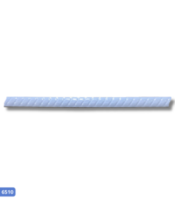 Sobre o produto O listelo FR 6510 da Giseli destaca-se pela estampa lisa em um suave tom azul claro, adicionando uma atmosfera serena e moderna ao ambiente. Com 1 variação de face na superfície e acabamento brilhante, este listelo de 2,5 por 30 centímetros é especialmente projetado para áreas internas, como cozinha e banheiro. Além de sua estética encantadora, sua qualidade duradoura promete enriquecer a decoração, proporcionando um toque de elegância e sofisticação. Transforme seus espaços com o listelo FR 6510, adicionando detalhes refinados à sua casa. [divider] Sobre nós Bem-vindo ao Atacadão dos Pisos, o destino final para todas as suas necessidades de materiais de construção! Com nossa ampla gama de produtos, ajudamos você a construir a casa dos seus sonhos. Nossa loja tem tudo que você precisa, desde pisos até revestimentos e muito mais. Além disso, com mais de 300 modelos de pisos e revestimentos à sua escolha, você encontra exatamente o que procura para dar o acabamento perfeito à sua casa. Entendemos que o tempo é fundamental quando se trata de projetos de construção. Por isso, oferecemos entrega em até 48 horas dentro do estado do Rio de Janeiro. Dessa forma, você não precisa se preocupar com atrasos ou tempos de espera prolongados. Nós temos você coberto! No Atacadão dos Pisos, também proporcionamos opções de pagamento flexíveis para facilitar sua compra. Você pode pagar em até 10 vezes sem juros, permitindo que você se concentre na construção da sua casa sem se preocupar com o encargo financeiro. Queremos fazer parte da sua felicidade, ajudando na construção da casa dos sonhos. Reconhecemos que uma casa confortável e acolhedora é essencial para o bem-estar geral. Por isso, queremos ajudá-lo a alcançar essa felicidade, fornecendo-lhe os melhores materiais de construção. Convidamo-lo a visitar a nossa loja física, onde o nosso pessoal simpático e experiente terá todo o prazer em ajudá-lo na sua compra. Estamos localizados em Av. Presidente Lincoln, 411 ou 410 | Jardim Meriti - São João de Meriti, RJ, e mal podemos esperar para recebê-lo! Venha e veja você mesmo porque o Atacadão dos Pisos é a melhor escolha para todas as suas necessidades, proporcionando uma casa recheada de felicidade para você e sua família. Veja mais como o Listelo FR 6510 clicando aqui!