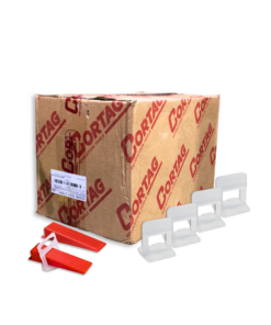 Sobre o produto  A cunhas slim da Cortag é, sem dúvida, uma ferramenta indispensável para a base niveladora de acabamento slim. Projetada com precisão, essa cunha desempenha um papel crucial ao proporcionar um excelente acabamento em diversos materiais, como porcelanatos, cerâmicas, revestimentos e modelos semi-grês. Ao ser utilizada em conjunto com a cunha, a base niveladora torna-se uma solução completa, tanto para alinhar a altura quanto a largura entre as placas. Isso resulta não apenas em um trabalho eficiente, mas também em um resultado esteticamente agradável. Além disso, a praticidade durante o processo de instalação é notável, graças à facilidade e intuição proporcionadas por essas ferramentas de qualidade. A eficiência desse conjunto da Cortag se destaca, tornando o trabalho de nivelamento e acabamento mais preciso e eficaz. Invista na qualidade e confiabilidade da cunhas slim da Cortag para obter resultados excepcionais em seus projetos de revestimento. [divider] Sobre nós Bem-vindo ao Atacadão dos Pisos, o destino final para todas as suas necessidades de materiais de construção! Com nossa ampla gama de produtos, ajudamos você a construir a casa dos seus sonhos. Nossa loja tem tudo que você precisa, desde pisos até revestimentos e muito mais. Além disso, com mais de 300 modelos de pisos e revestimentos à sua escolha, você encontra exatamente o que procura para dar o acabamento perfeito à sua casa. Entendemos que o tempo é fundamental quando se trata de projetos de construção. Por isso, oferecemos entrega em até 48 horas dentro do estado do Rio de Janeiro. Dessa forma, você não precisa se preocupar com atrasos ou tempos de espera prolongados. Nós temos você coberto! No Atacadão dos Pisos, também proporcionamos opções de pagamento flexíveis para facilitar sua compra. Você pode pagar em até 10 vezes sem juros, permitindo que você se concentre na construção da sua casa sem se preocupar com o encargo financeiro. Queremos fazer parte da sua felicidade, ajudando na construção da casa dos sonhos. Reconhecemos que uma casa confortável e acolhedora é essencial para o bem-estar geral. Por isso, queremos ajudá-lo a alcançar essa felicidade, fornecendo-lhe os melhores materiais de construção. Convidamo-lo a visitar a nossa loja física, onde o nosso pessoal simpático e experiente terá todo o prazer em ajudá-lo na sua compra. Estamos localizados em Av. Presidente Lincoln, 411 ou 410 | Jardim Meriti - São João de Meriti, RJ, e mal podemos esperar para recebê-lo! Venha e veja você mesmo porque o Atacadão dos Pisos é a melhor escolha para todas as suas necessidades, proporcionando uma casa recheada de felicidade para você e sua família. Veja mais como a Cunhas Slim clicando aqui!