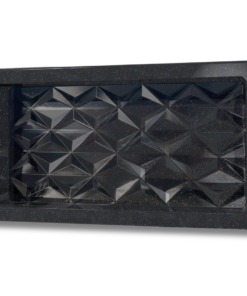 Sobre o produto O nicho simples preto Kasabelle Elegance apresenta um design sofisticado e funcional, ideal para aprimorar a organização e estilo do seu banheiro. Com dimensões compactas de 35 cm por 65 cm, este nicho se destaca por sua versatilidade e estética moderna. As medidas cuidadosamente pensadas permitem que o nicho se encaixe perfeitamente em espaços de banheiros, proporcionando uma solução prática para armazenar itens essenciais sem comprometer o estilo. A tonalidade elegante 