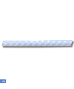 Sobre o produto O listelo FG 160 da Giseli é uma escolha encantadora para adicionar um toque de cor e elegância aos seus espaços internos. Com uma estampa lisa em uma tonalidade suave de azul claro, este listelo apresenta 1 variação de face na superfície, proporcionando uma versatilidade sutil ao seu design. Seu acabamento brilhante acrescenta um charme adicional à peça. Com dimensões de 2,5 por 30 centímetros, é uma opção ideal para áreas internas, como cozinha e banheiro, onde pode complementar a decoração com estilo e sofisticação. Renove seus ambientes com o listelo FG 160, adicionando um toque moderno e atraente à sua decoração. [divider] Sobre nós Bem-vindo ao Atacadão dos Pisos, o destino final para todas as suas necessidades de materiais de construção! Com nossa ampla gama de produtos, ajudamos você a construir a casa dos seus sonhos. Nossa loja tem tudo que você precisa, desde pisos até revestimentos e muito mais. Além disso, com mais de 300 modelos de pisos e revestimentos à sua escolha, você encontra exatamente o que procura para dar o acabamento perfeito à sua casa. Entendemos que o tempo é fundamental quando se trata de projetos de construção. Por isso, oferecemos entrega em até 48 horas dentro do estado do Rio de Janeiro. Dessa forma, você não precisa se preocupar com atrasos ou tempos de espera prolongados. Nós temos você coberto! No Atacadão dos Pisos, também proporcionamos opções de pagamento flexíveis para facilitar sua compra. Você pode pagar em até 10 vezes sem juros, permitindo que você se concentre na construção da sua casa sem se preocupar com o encargo financeiro. Queremos fazer parte da sua felicidade, ajudando na construção da casa dos sonhos. Reconhecemos que uma casa confortável e acolhedora é essencial para o bem-estar geral. Por isso, queremos ajudá-lo a alcançar essa felicidade, fornecendo-lhe os melhores materiais de construção. Convidamo-lo a visitar a nossa loja física, onde o nosso pessoal simpático e experiente terá todo o prazer em ajudá-lo na sua compra. Estamos localizados em Av. Presidente Lincoln, 411 ou 410 | Jardim Meriti - São João de Meriti, RJ, e mal podemos esperar para recebê-lo! Venha e veja você mesmo porque o Atacadão dos Pisos é a melhor escolha para todas as suas necessidades, proporcionando uma casa recheada de felicidade para você e sua família. Veja mais como o Listelo FG 160 clicando aqui!