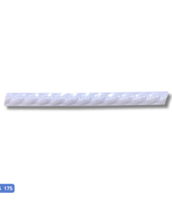 Sobre o produto O listelo FG 175 da Giseli é uma escolha encantadora para a decoração de interiores, apresentando uma estampa lisa em um tom suave de lilás. Com 1 variação de face na superfície e um acabamento brilhante, este listelo de 2,5 por 30 centímetros adiciona um toque de elegância e serenidade aos ambientes. Sua versatilidade o torna ideal para áreas internas, como cozinha e banheiro, proporcionando um destaque sutil e sofisticado. Transforme seus espaços com o listelo FG 175, garantindo um toque delicado e moderno à sua decoração. [divider] Sobre nós Bem-vindo ao Atacadão dos Pisos, o destino final para todas as suas necessidades de materiais de construção! Com nossa ampla gama de produtos, ajudamos você a construir a casa dos seus sonhos. Nossa loja tem tudo que você precisa, desde pisos até revestimentos e muito mais. Além disso, com mais de 300 modelos de pisos e revestimentos à sua escolha, você encontra exatamente o que procura para dar o acabamento perfeito à sua casa. Entendemos que o tempo é fundamental quando se trata de projetos de construção. Por isso, oferecemos entrega em até 48 horas dentro do estado do Rio de Janeiro. Dessa forma, você não precisa se preocupar com atrasos ou tempos de espera prolongados. Nós temos você coberto! No Atacadão dos Pisos, também proporcionamos opções de pagamento flexíveis para facilitar sua compra. Você pode pagar em até 10 vezes sem juros, permitindo que você se concentre na construção da sua casa sem se preocupar com o encargo financeiro. Queremos fazer parte da sua felicidade, ajudando na construção da casa dos sonhos. Reconhecemos que uma casa confortável e acolhedora é essencial para o bem-estar geral. Por isso, queremos ajudá-lo a alcançar essa felicidade, fornecendo-lhe os melhores materiais de construção. Convidamo-lo a visitar a nossa loja física, onde o nosso pessoal simpático e experiente terá todo o prazer em ajudá-lo na sua compra. Estamos localizados em Av. Presidente Lincoln, 411 ou 410 | Jardim Meriti - São João de Meriti, RJ, e mal podemos esperar para recebê-lo! Venha e veja você mesmo porque o Atacadão dos Pisos é a melhor escolha para todas as suas necessidades, proporcionando uma casa recheada de felicidade para você e sua família. Veja mais como o Listelo FG 175 clicando aqui!