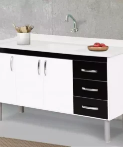 Sobre o produto O gabinete Tóquio 1.44 da A.J.Rorato é uma escolha elegante e prática para sua cozinha, disponível em duas opções de cores modernas: preto com branco e branco com branco. Com uma estrutura reforçada feita de madeira de reflorestamento próprio, esse gabinete oferece durabilidade e sustentabilidade. As frentes das portas e gavetas são fabricadas em MDP, garantindo qualidade e resistência. Com suas medidas de 1.44,2 metros de comprimento, 60 centímetros de altura e 49,5 centímetros de largura, o Tóquio 1.44 proporciona um amplo espaço interno para organizar seus utensílios de cozinha de maneira eficiente. As corrediças metálicas asseguram um deslizamento suave ao abrir e fechar portas e gavetas, enquanto os puxadores no estilo alça conferem um toque contemporâneo ao design. As dobradiças e calços de metal reforçam a estabilidade e a resistência do gabinete. Uma vantagem adicional é que o Tóquio 1.44 é enviado pré-montado, facilitando o processo de instalação. Escolha entre as opções de cores para combinar com a estética da sua cozinha. Com o Tóquio 1.44, você obtém não apenas um móvel funcional, mas também um elemento de design elegante para aprimorar o visual do seu espaço culinário. [divider] Sobre nós  Bem-vindo ao Atacadão dos Pisos, o destino final para todas as suas necessidades de materiais de construção! Com nossa ampla gama de produtos, ajudamos você a construir a casa dos seus sonhos. Nossa loja tem tudo que você precisa, desde pisos até revestimentos e muito mais. Além disso, com mais de 300 modelos de pisos e revestimentos à sua escolha, você encontra exatamente o que procura para dar o acabamento perfeito à sua casa. Entendemos que o tempo é fundamental quando se trata de projetos de construção. Por isso, oferecemos entrega em até 48 horas dentro do estado do Rio de Janeiro. Dessa forma, você não precisa se preocupar com atrasos ou tempos de espera prolongados. Nós temos você coberto! No Atacadão dos Pisos, também proporcionamos opções de pagamento flexíveis para facilitar sua compra. Você pode pagar em até 10 vezes sem juros, permitindo que você se concentre na construção da sua casa sem se preocupar com o encargo financeiro. Queremos fazer parte da sua felicidade, ajudando na construção da casa dos sonhos. Reconhecemos que uma casa confortável e acolhedora é essencial para o bem-estar geral. Por isso, queremos ajudá-lo a alcançar essa felicidade, fornecendo-lhe os melhores materiais de construção. Convidamo-lo a visitar a nossa loja física, onde o nosso pessoal simpático e experiente terá todo o prazer em ajudá-lo na sua compra. Estamos localizados em Av. Presidente Lincoln, 411 ou 410 | Jardim Meriti - São João de Meriti, RJ, e mal podemos esperar para recebê-lo! Venha e veja você mesmo porque o Atacadão dos Pisos é a melhor escolha para todas as suas necessidades, proporcionando uma casa recheada de felicidade para você e sua família. Veja mais como O Gabinete Tóquio 1.44 clicando aqui!